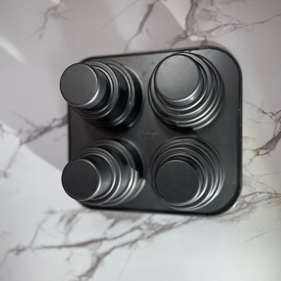 Non-Stick Gray Tiered Cake Pan Set - Picture 4 of 4